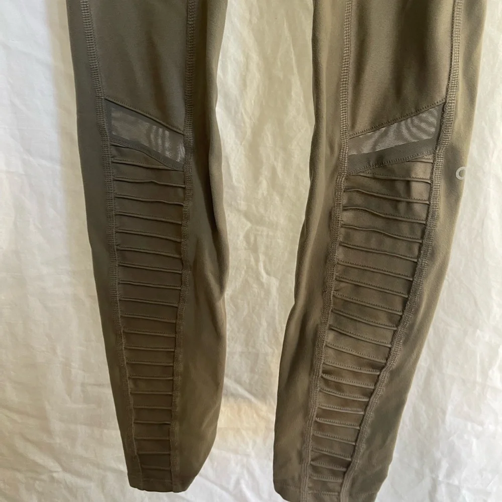 Alo Yoga High-Waisted Moto Legging Olive Ribbed Mesh Performance Tights Size XXS